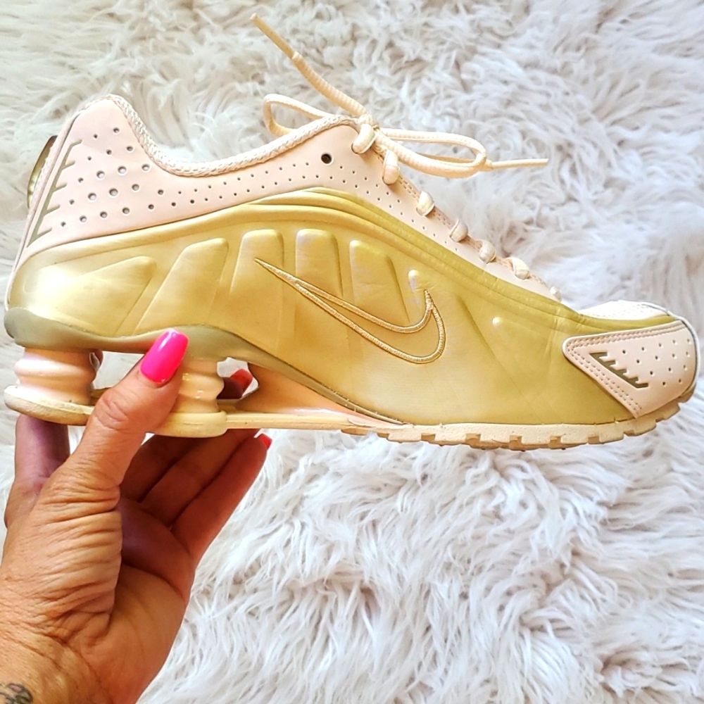 NIKE Shox size 8.5 💗